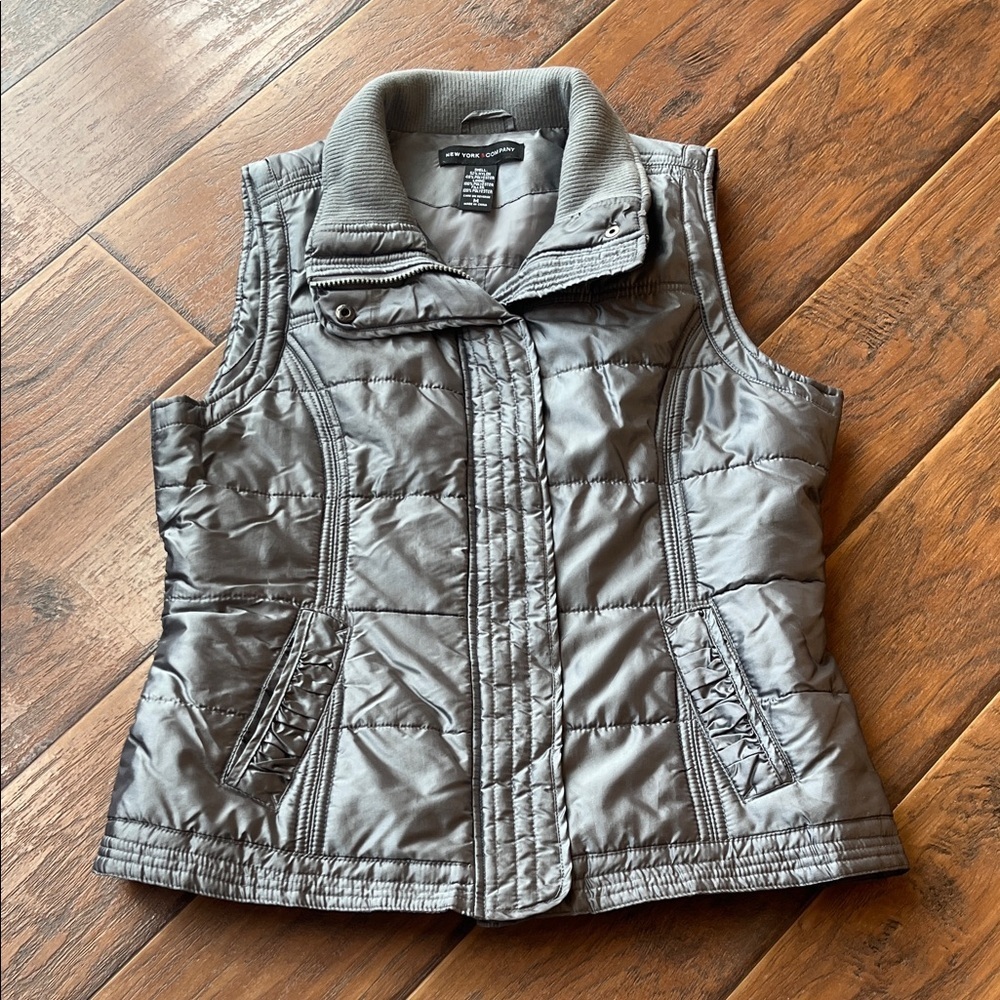 Gray Quilted Vest - Size Medium